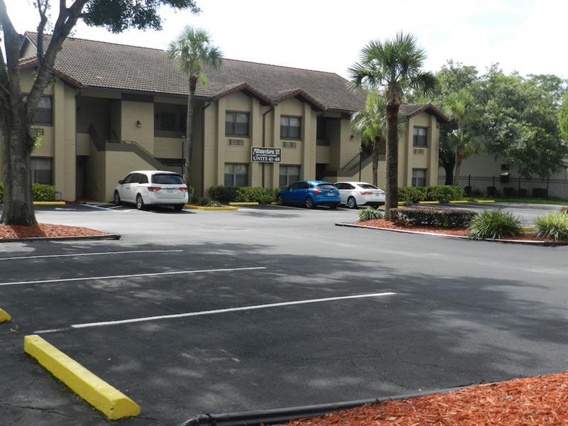 Alhambra At Poinciana Hotel Exterior photo